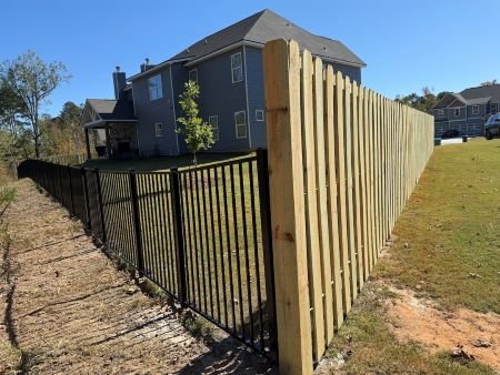How a New Fence Boosts Curb Appeal in Spring